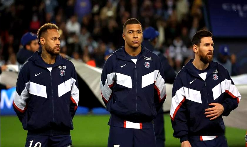 九游娱乐app-包含内马尔与30激战法国队分钟，战术调整胜负难料！，德罗巴焦点对战赢得满堂喝彩的词条