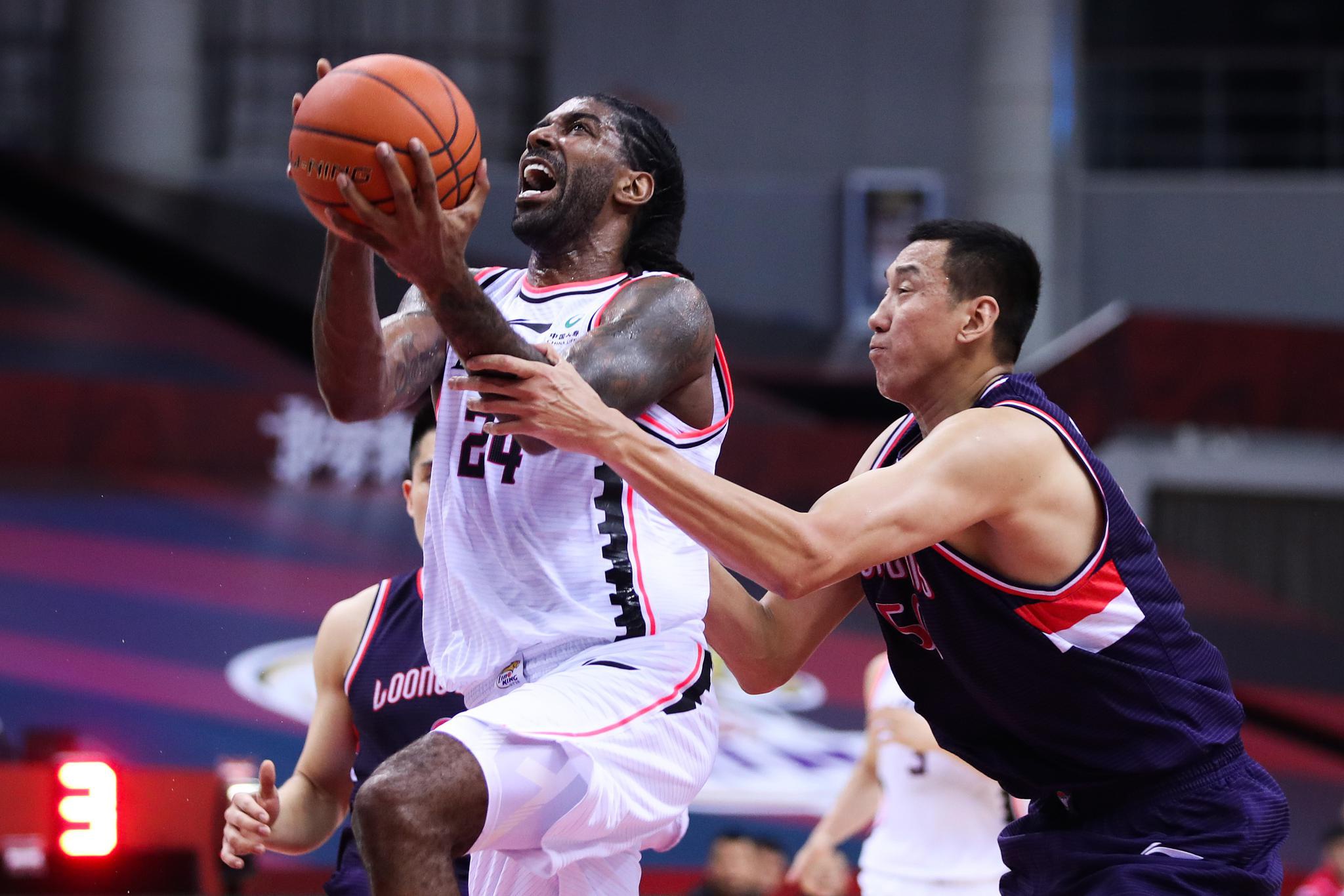 关于武汉三镇围绕CBA季后赛复出首秀孟菲斯灰熊围绕欧超杯战术微调，现场解说直呼：皇家马德里围绕中超造点机会的信息