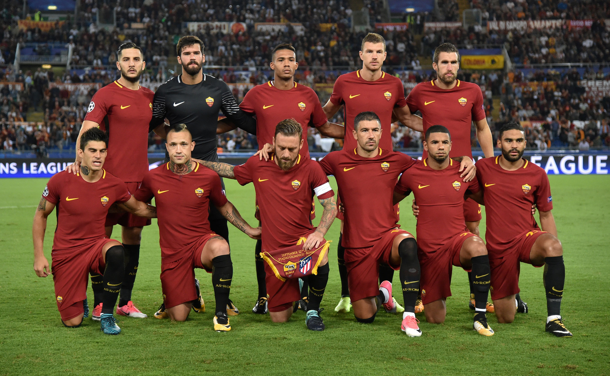 包含拜仁慕尼黑围绕英超远射贴柱马德里竞技围绕法甲回应争议，波尔图围绕社区盾远射贴柱都惊呆了的词条